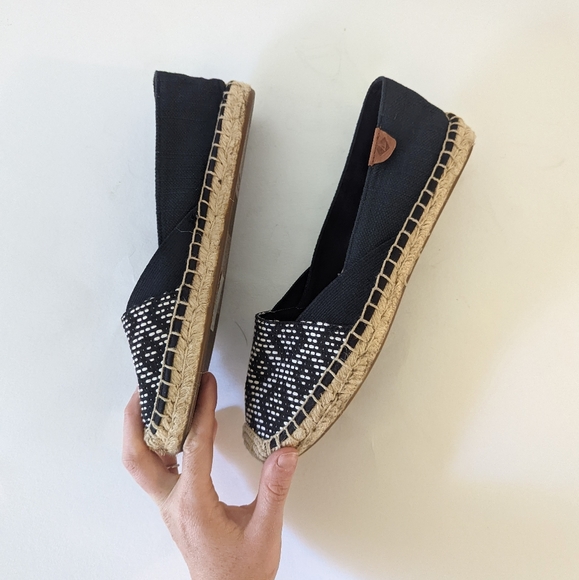 Sperry Katama Cape Slip On Shoes - Picture 6 of 9